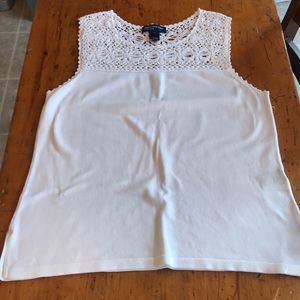 Jones New York white lace sleeveless shirt